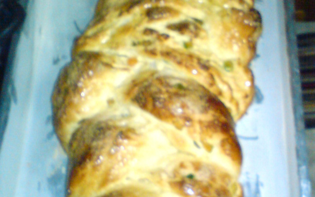 Rosca dourada com frutas cristalizadas