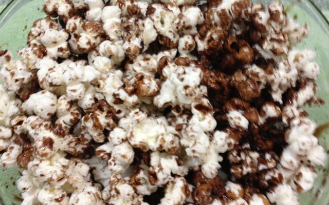 Pipoca doce no microondas