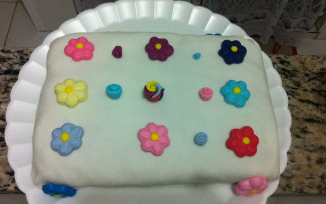 Bolo de aniversário de pêssego