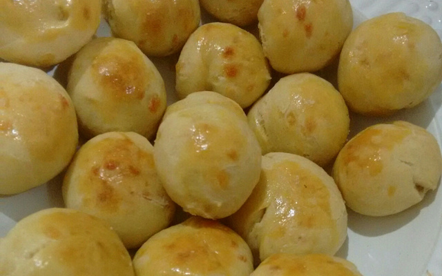 Pãezinhos de queijo sem polvilho
