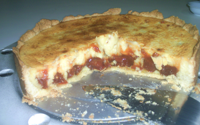 Torta de goiabada com ricota