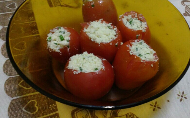 Tomates recheados com ricota