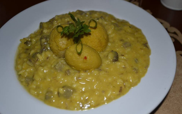 Risoto de pequi com cubinhos de carne de sol