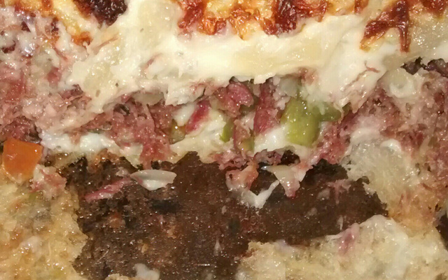 Escondidinho de charque nordestino