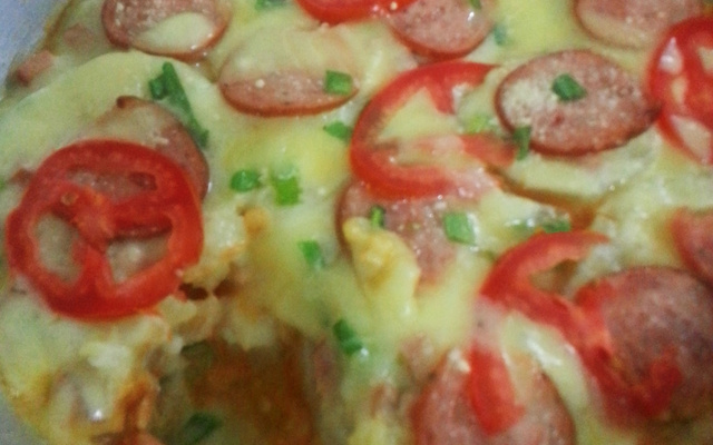 Torta de batata recheada com frango e calabresa