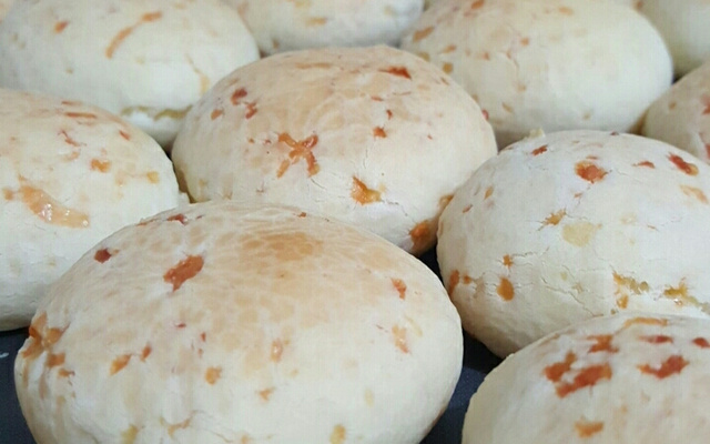 Pão de queijo empanado
