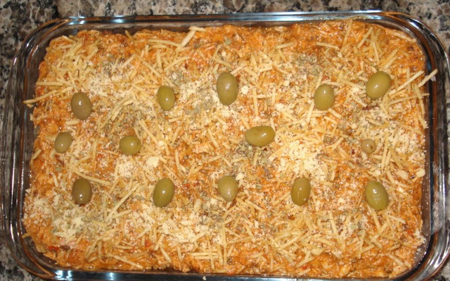 Lasanha de frango e batata palha