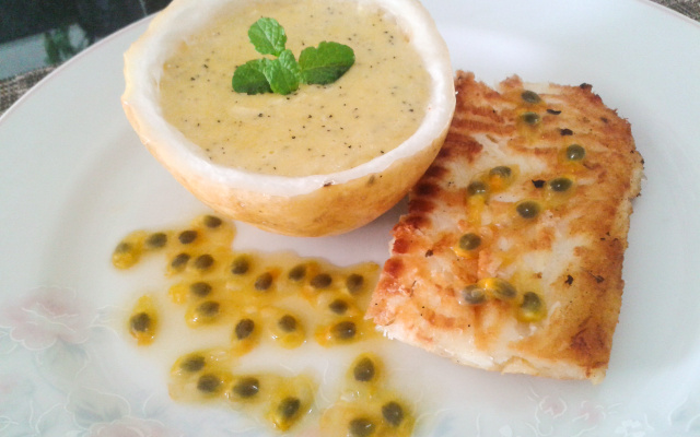 Filé de peixe ao molho de maracujá