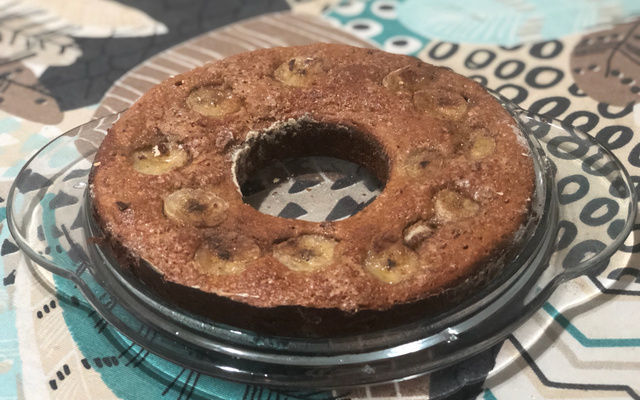 Bolo de banana com ameixa sem farinha