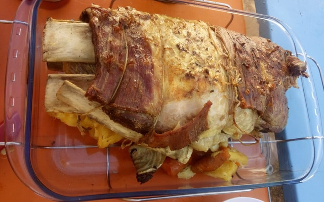 Costela recheada com mandioca e batata