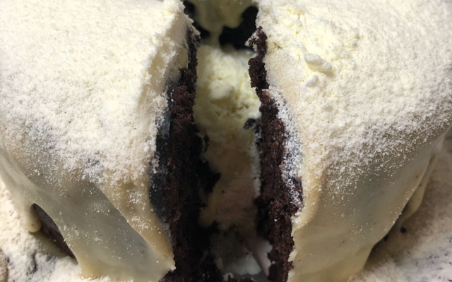 Bolo vulcão de leite ninho