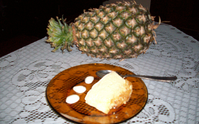 Sobremesa tropical de abacaxi