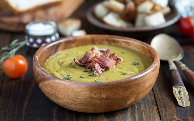 Creme de ervilha com bacon