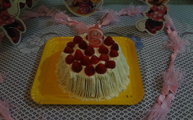 Bolo de morango com chantilly