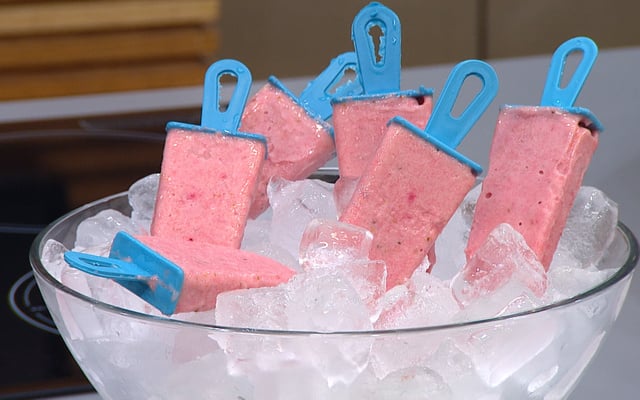 Picolé de fruta com iogurte