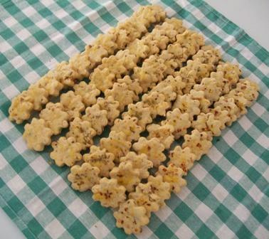 Biscoito salgadinho de cebola