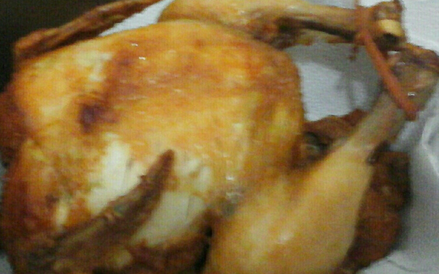 Frango inteiro na panela de pressão
