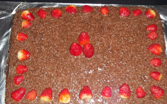 Bolo de chocolate com morango