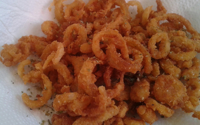 Rodelas de cebolas empanadas