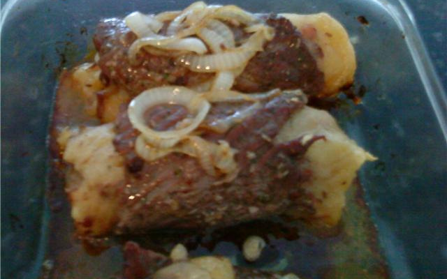 Filé recheado ao purê de mandioca