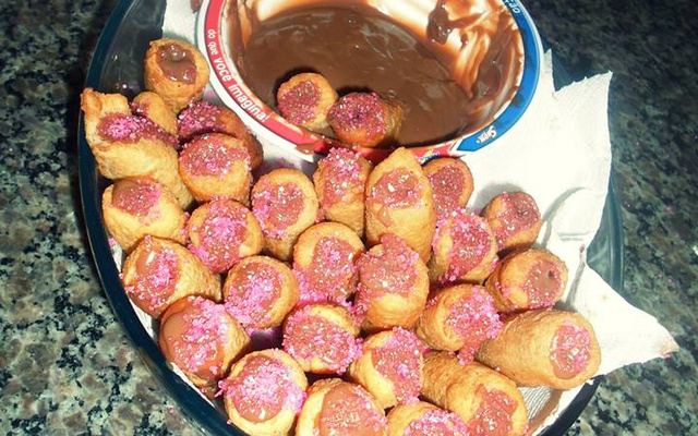 Churros modelado com garrafa pet