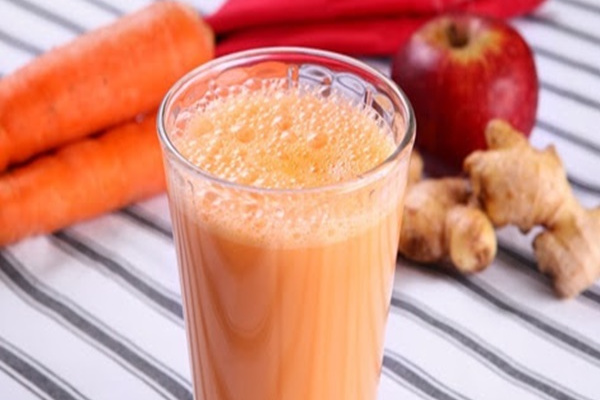 Vitamina de maçã e cenoura