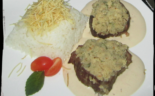 Filé mignon com crosta de ervas