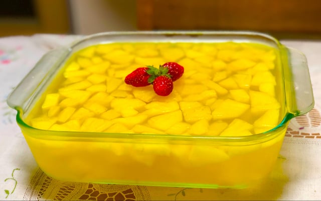 Gelatina com abacaxi