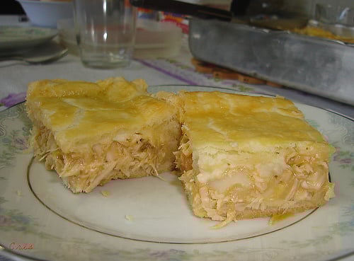 Empadão de frango cremoso