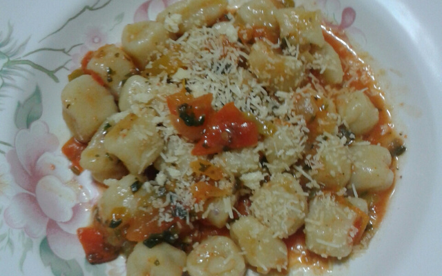 Nhoque de batata doce ao molho sugo