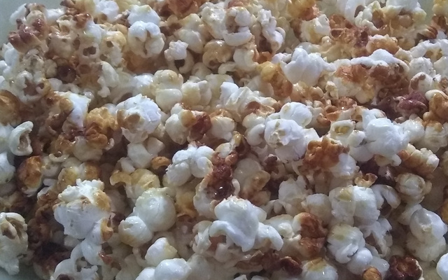 Pipoca caramelizada