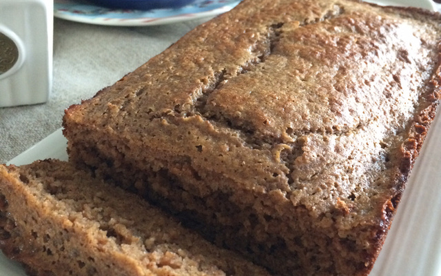 Bolo prático de nozes e maçã