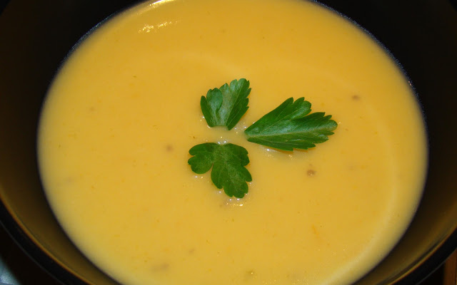 Creme de legumes gelado para os dias quentes