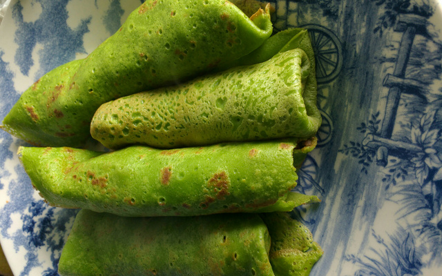 Panqueca verde com carne