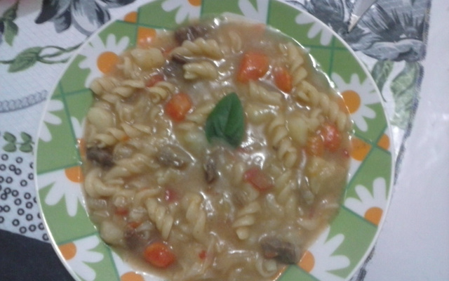 Sopa de legumes apetitosa