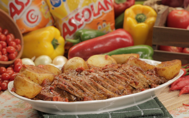 Carne assada ao molho de cerveja preta