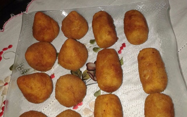 Coxinha com recheio de frango
