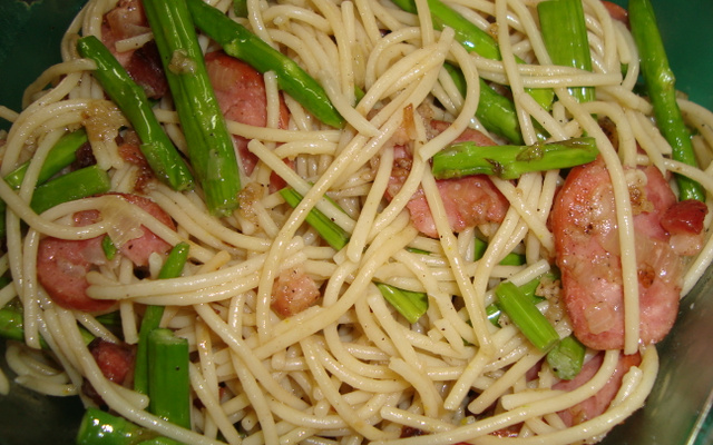 Macarrão com aspargos