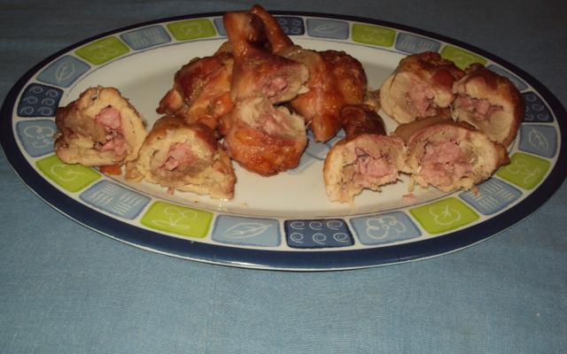 Coxa de frango recheada assada