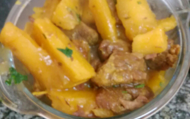 Carne com mandioca