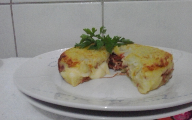 Batata suíça de carne seca