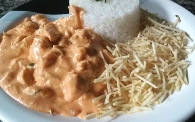 Strogonoffe de frango simples