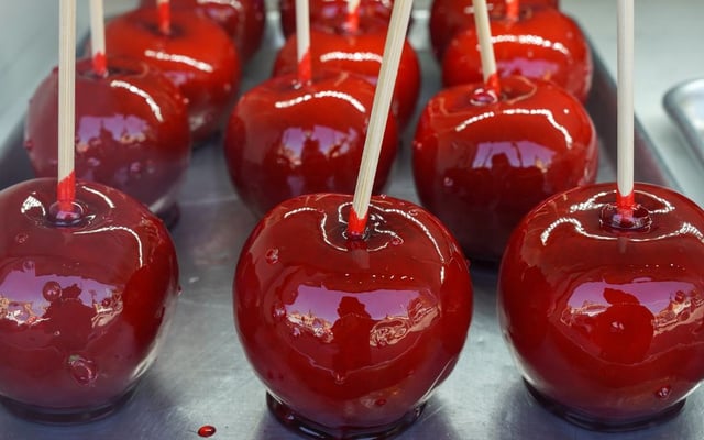 Maçã do amor fácil e perfeita