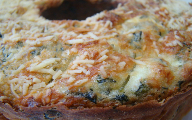 Souflé ecológico de folhas e queijo - muito nutritivo