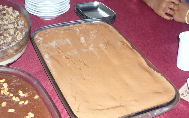 Pavê fácil de creme com mousse de chocolate