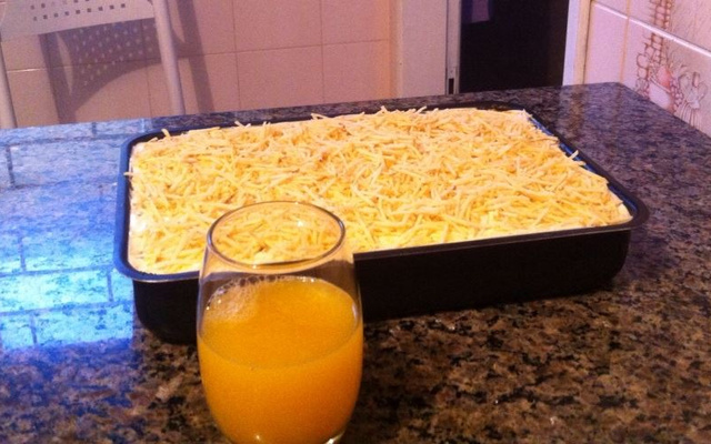 Bolo salgado gelado de pão de forma