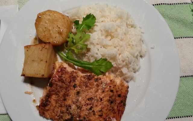 Salmão ao molho de maracujá