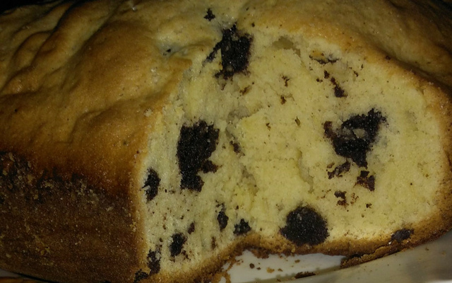 Bolo de baunilha com gotas de chocolate