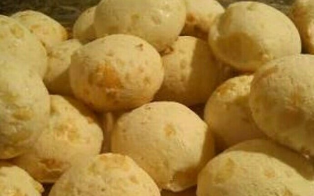 Pão de queijo crocante