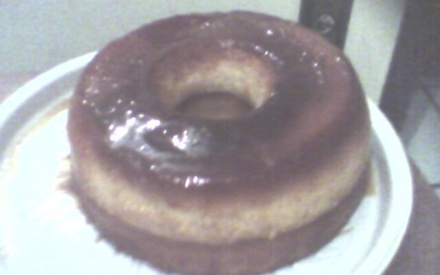 Bolo com pudim cremoso